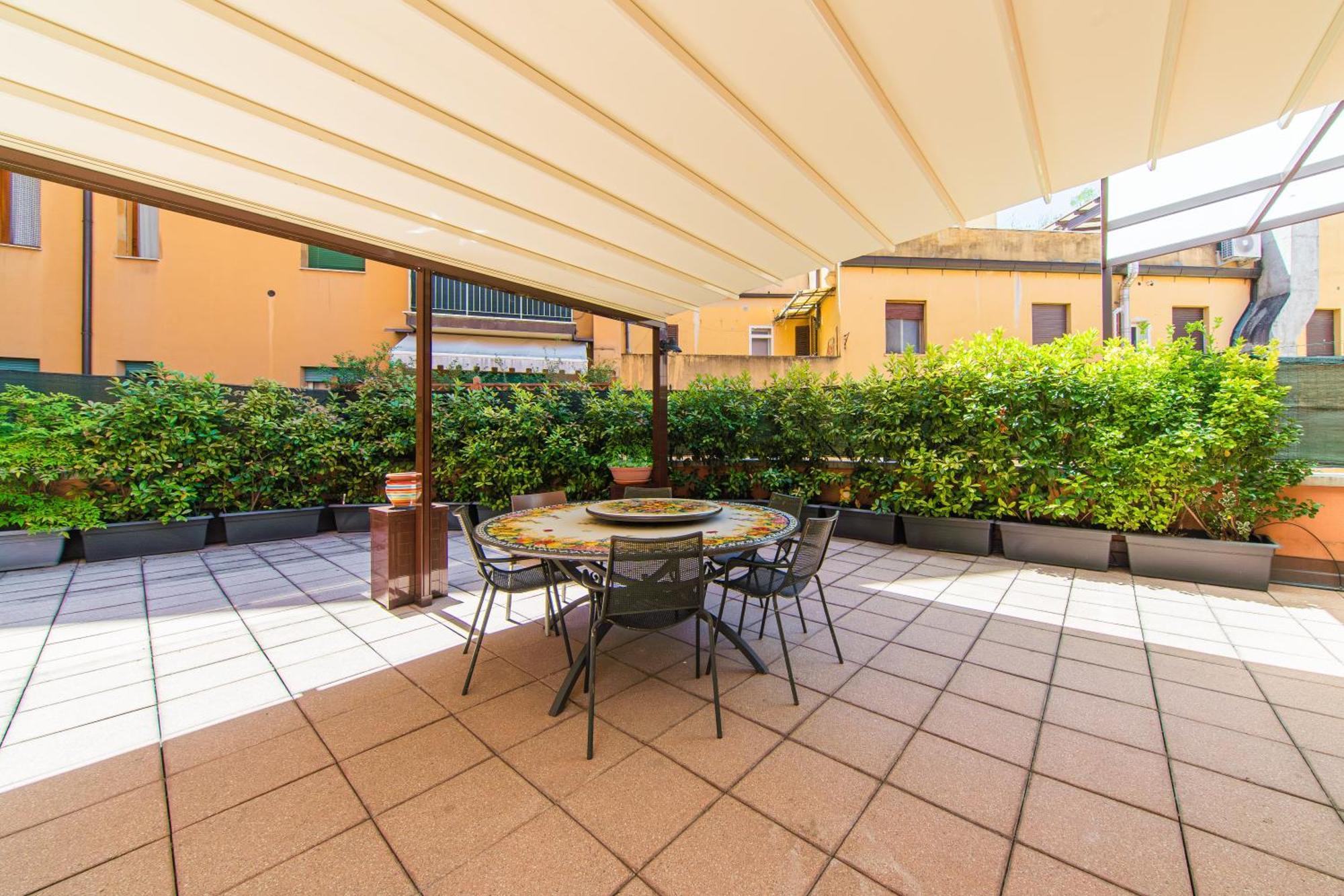 Nettuno Apartment - Private Garden In Bologna Center Buitenkant foto
