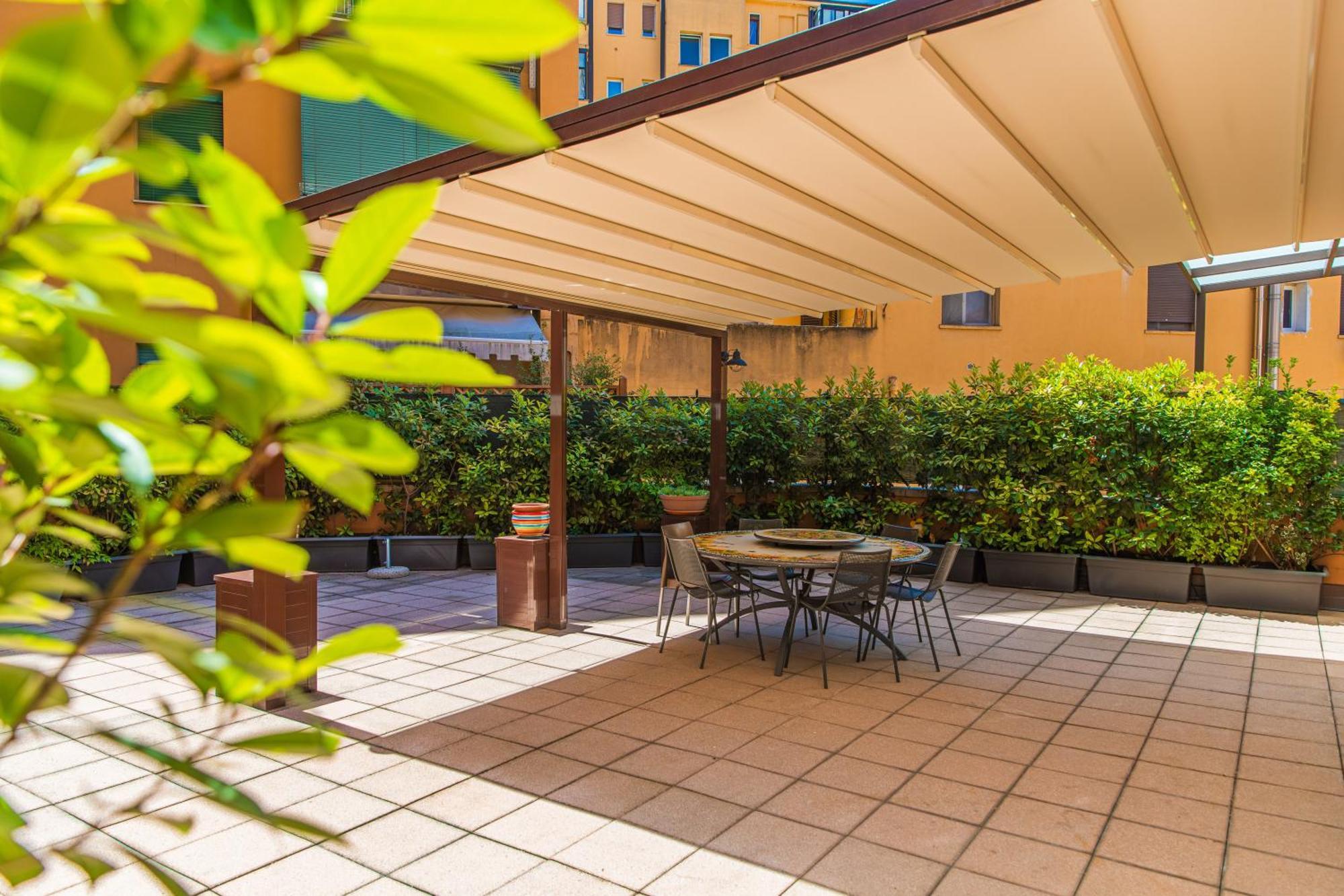 Nettuno Apartment - Private Garden In Bologna Center Buitenkant foto